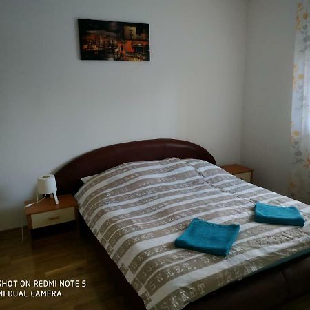 Apartment Jelena Ζρένιανιν Εξωτερικό φωτογραφία