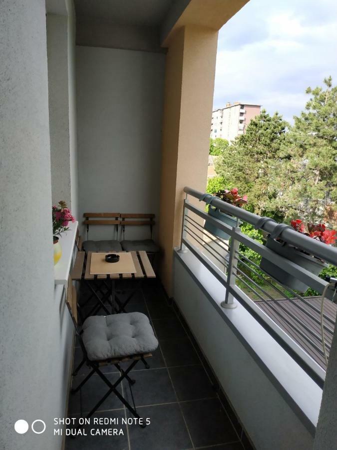 Apartment Jelena Ζρένιανιν Εξωτερικό φωτογραφία